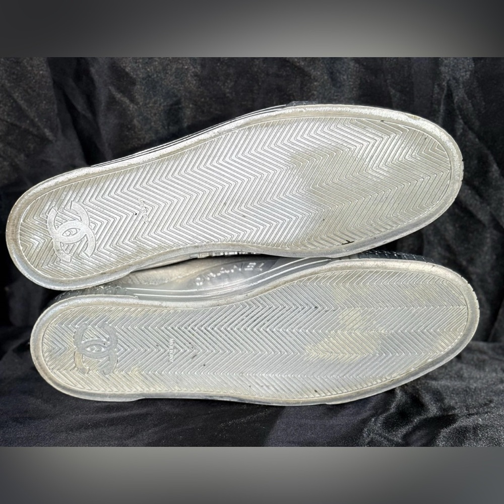 RARE! 2017 Chanel Sneakers - Picture 5 of 6